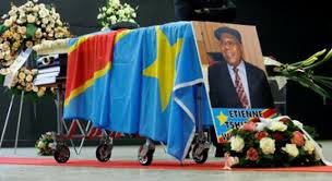 La dépouille de l'opposant Étienne Tshisekedi exposée ici à Bruxelles quelques jours après son décès, en février 2017.
